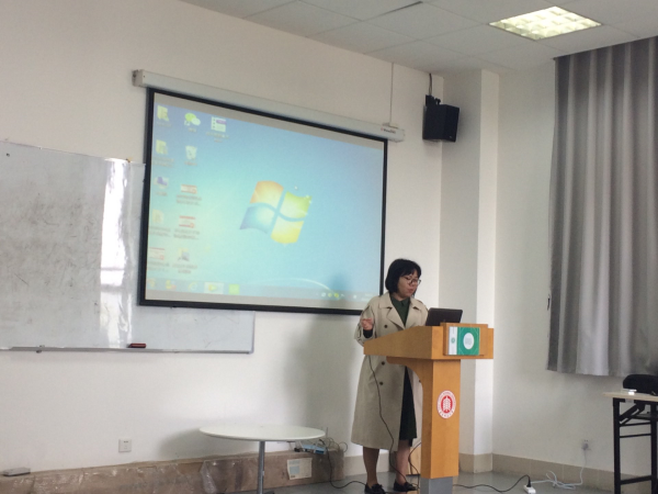 1.王益同学主持此次团日活动.png