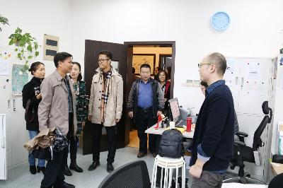 湖南大学外国语学院来访（学生共享空间）